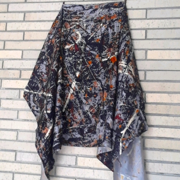 Woman's silk scarf - Picture 1 of 4